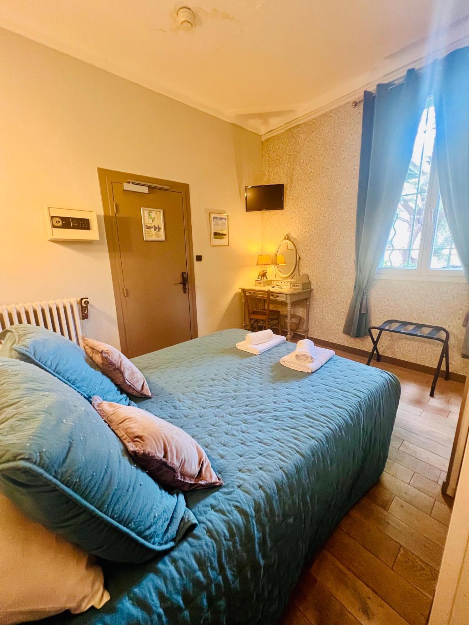 Hotel Le Ponteil Antibes Ngoại thất bức ảnh