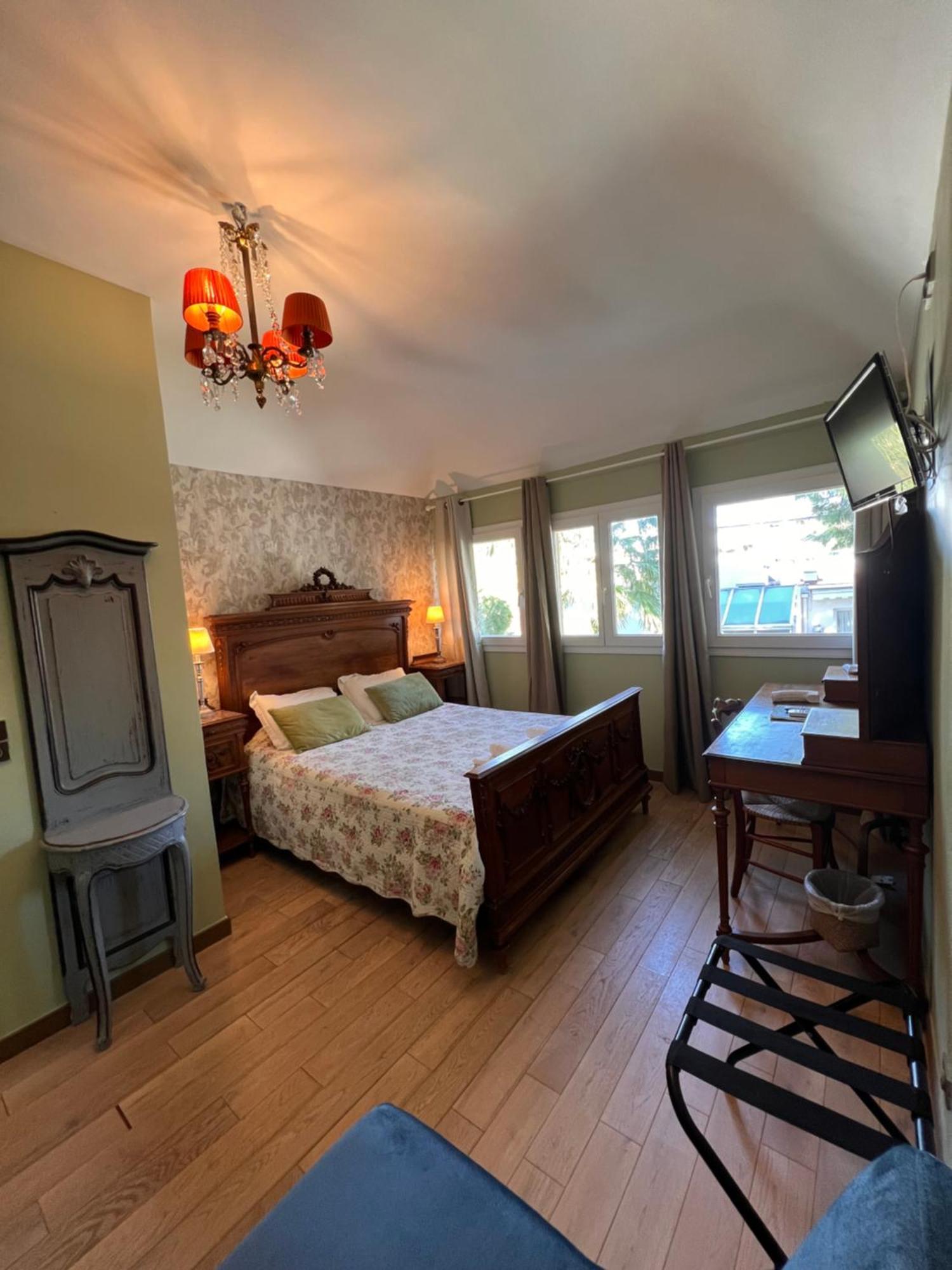 Hotel Le Ponteil Antibes Ngoại thất bức ảnh