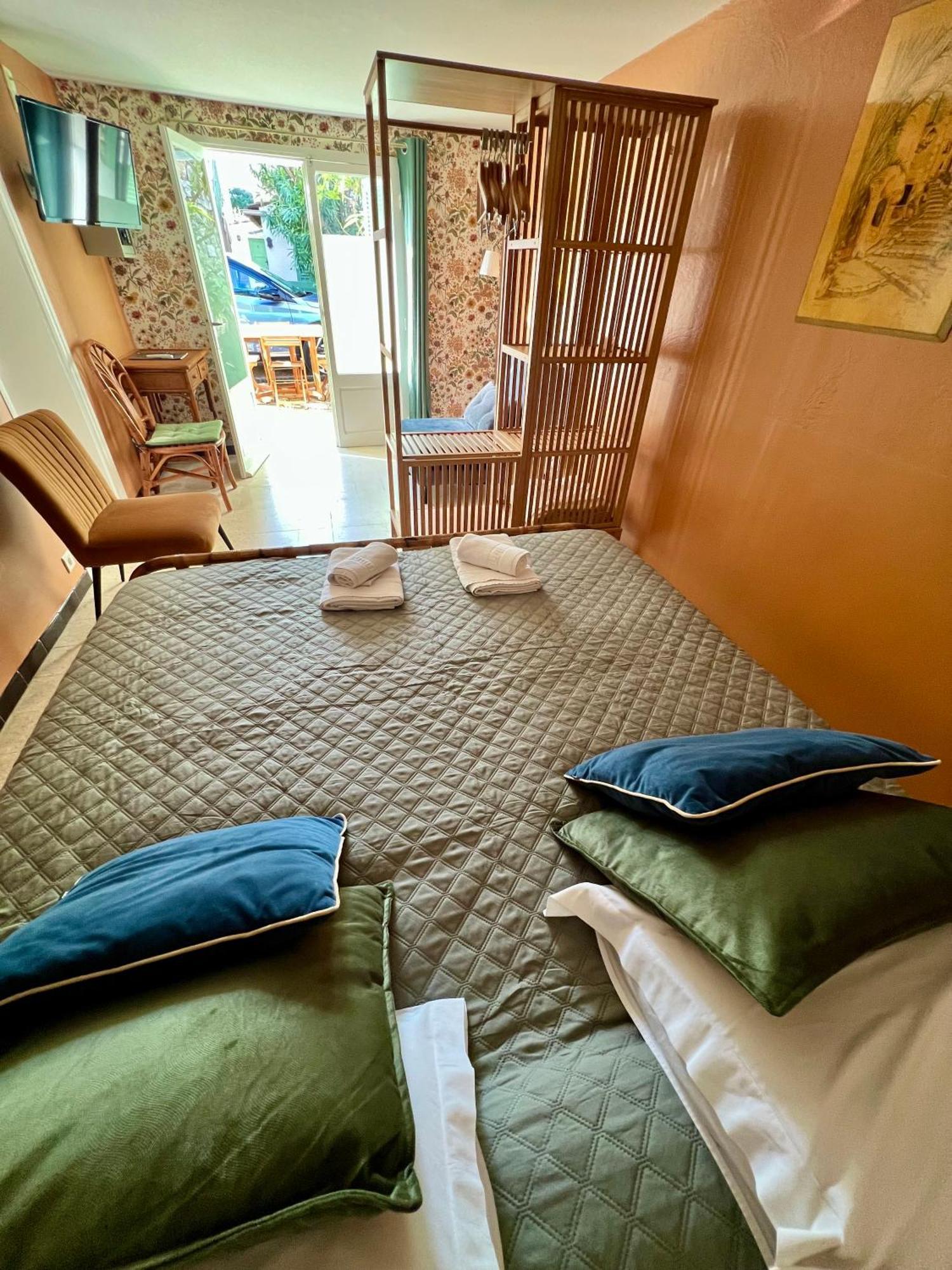 Hotel Le Ponteil Antibes Ngoại thất bức ảnh